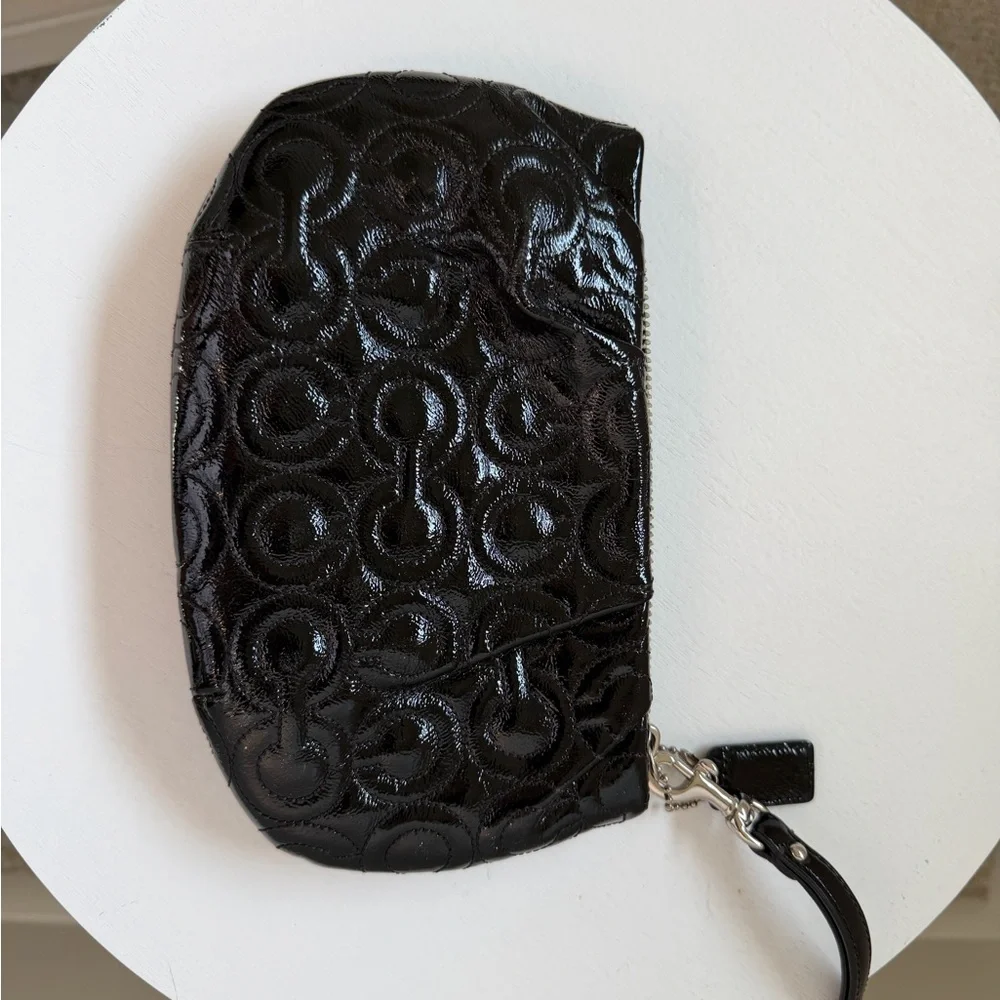 Coach Black Patent Leather Embossed C Wristlet - Picture 2 of 3